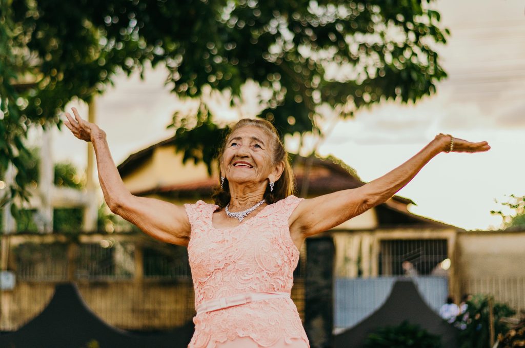 alt=»ayuda a domicilio» Osteoporosis